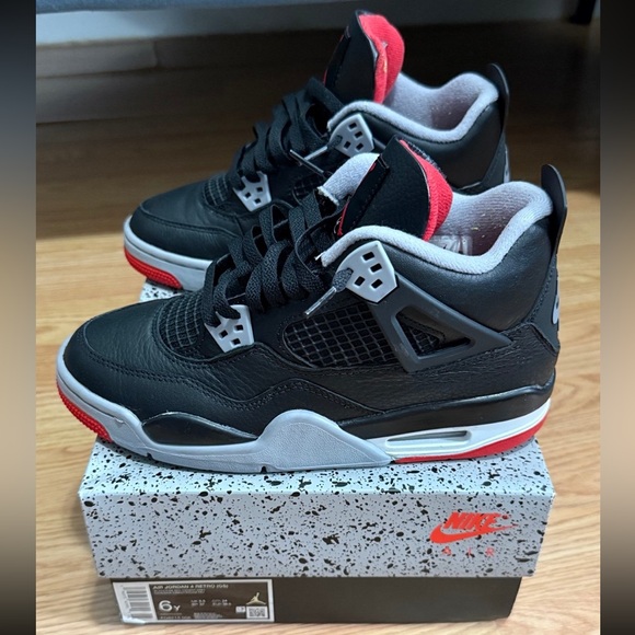 Nike Black and Red Athletic Shoes - Picture 3 of 10